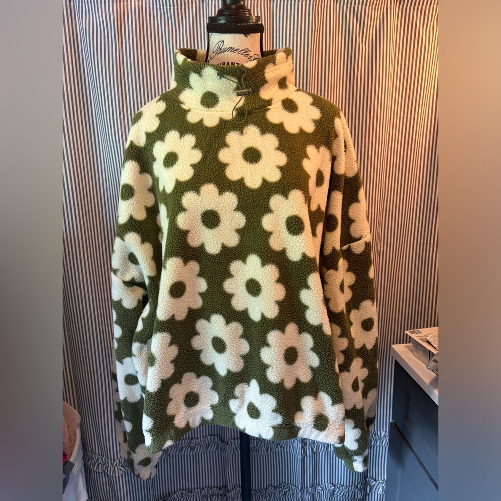PacSun mock neck floral fleece